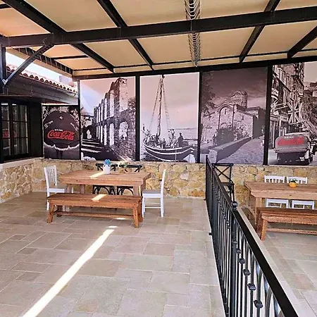 Castro Mesembria Хотел 5*